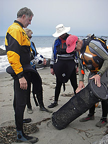 img_sm_kp_coastalCleanupTrash